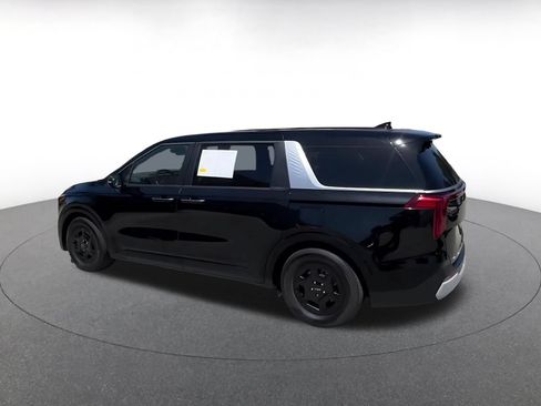 Used 2026 Kia Carnival FWD image 10