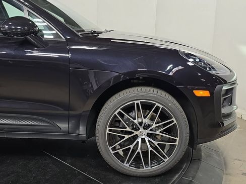 Certified 2026 Porsche Macan AWD/4WD image 11
