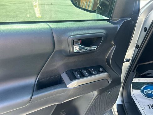 Used 2023 Toyota Tacoma Limited AWD/4WD image 13
