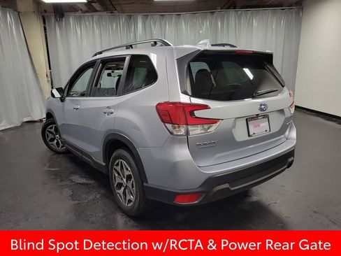 Used 2023 Subaru Forester Premium AWD/4WD image 6