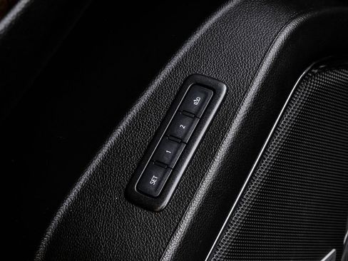 Used 2020 Chevrolet Tahoe LT RWD image 44
