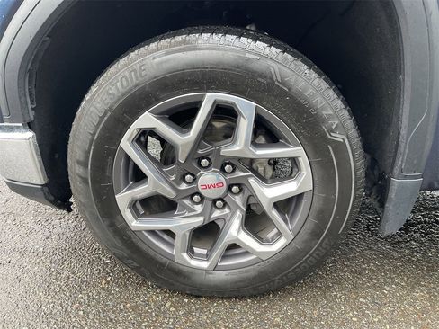 Used 2022 GMC Sierra 1500 SLT w/ SLT Convenience Package image 33