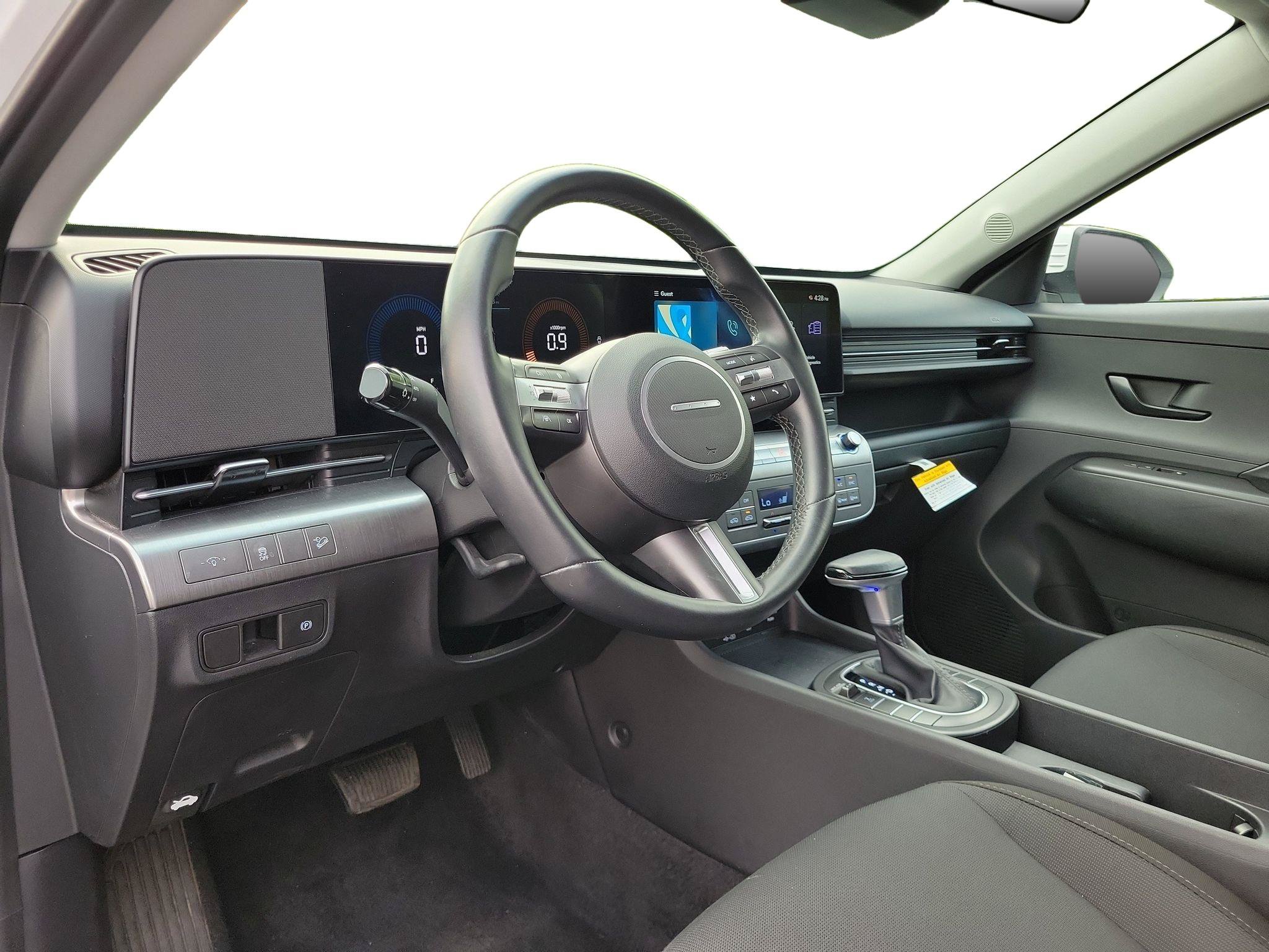 Used 2025 Hyundai Kona SEL AWD/4WD image 6