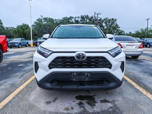 Certified 2023 Toyota RAV4 XLE w/ Convenience Package FWD image 4