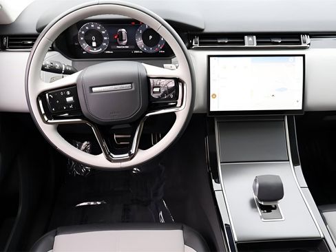Used 2025 Land Rover Range Rover Velar Dynamic SE image 14