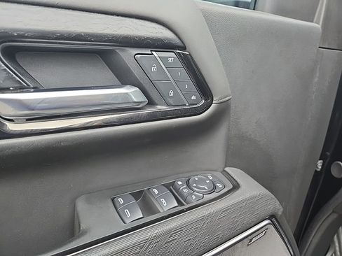 Used 2025 GMC Sierra 2500 AT4X image 10