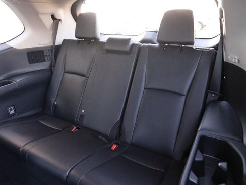 Certified 2025 Toyota Grand Highlander AWD image 11