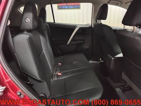 Used 2018 Toyota RAV4 LE AWD/4WD image 15