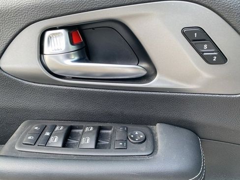 Certified 2025 Chrysler Pacifica Select image 26