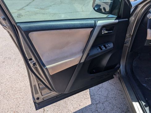 Used 2015 Toyota RAV4 XLE FWD image 11