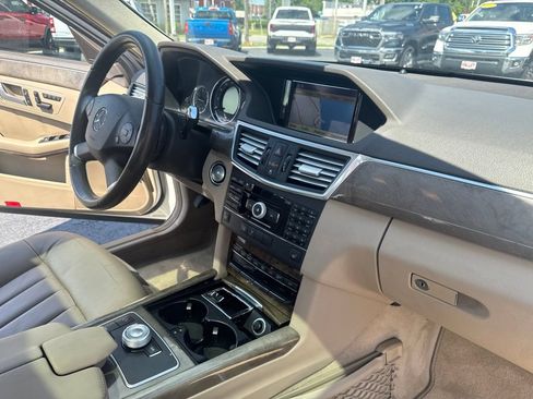 Used 2010 Mercedes-Benz E 350 Sedan image 34