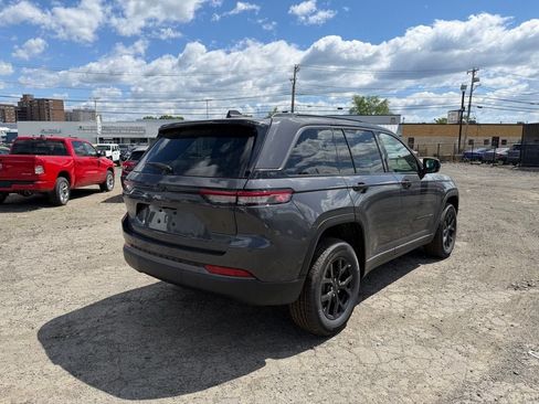 New 2026 Jeep Grand Cherokee Altitude AWD/4WD image 5