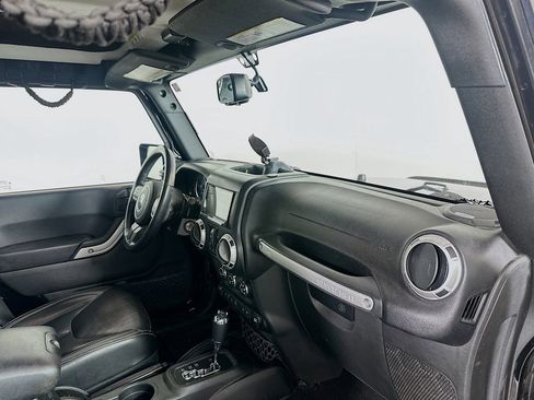 Used 2017 Jeep Wrangler Unlimited Sahara w/ Connectivity Group image 26