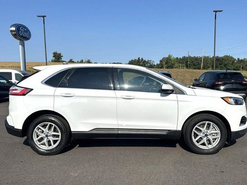 Used 2022 Ford Edge SEL image 2