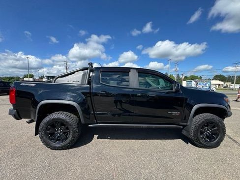 Used 2018 Chevrolet Colorado ZR2 w/ ZR2 Midnight Special Edition AWD/4WD image 8