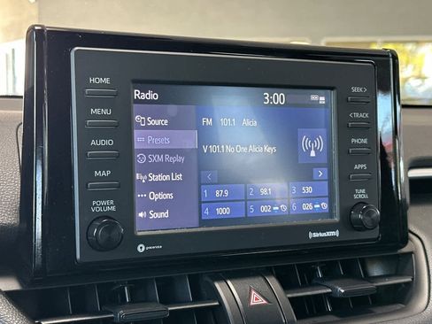 Used 2022 Toyota RAV4 XLE image 20