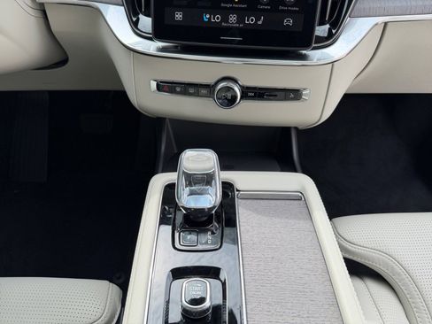 New 2026 Volvo XC90 B6 Ultra w/ Protection Package image 11