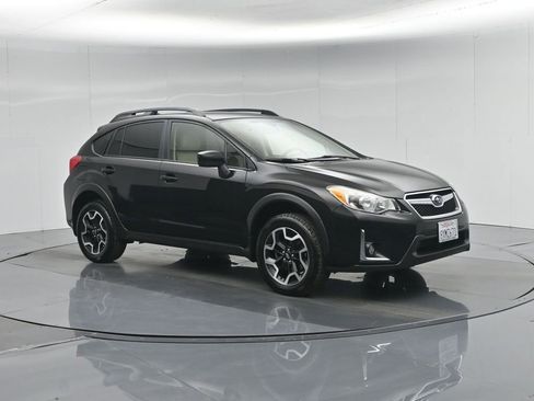 Used 2017 Subaru Crosstrek 2.0i Premium image 26