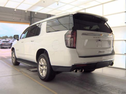 Used 2023 Chevrolet Suburban Premier RWD image 6