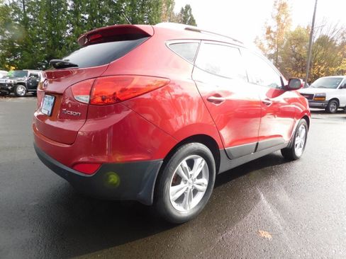 Used 2011 Hyundai Tucson GLS image 2