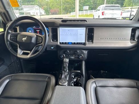 Used 2025 Ford Bronco Outer Banks w/ Sasquatch Package AWD/4WD image 28