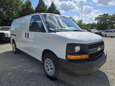 Used 2014 Chevrolet Express 1500 RWD image 7