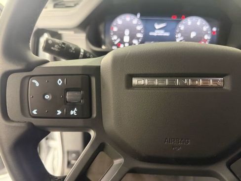 Used 2023 Land Rover Defender 110 X-Dynamic SE image 17