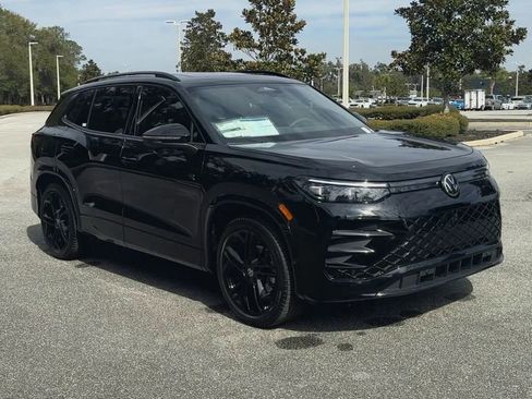 New 2026 Volkswagen Tiguan SE R-Line image 2