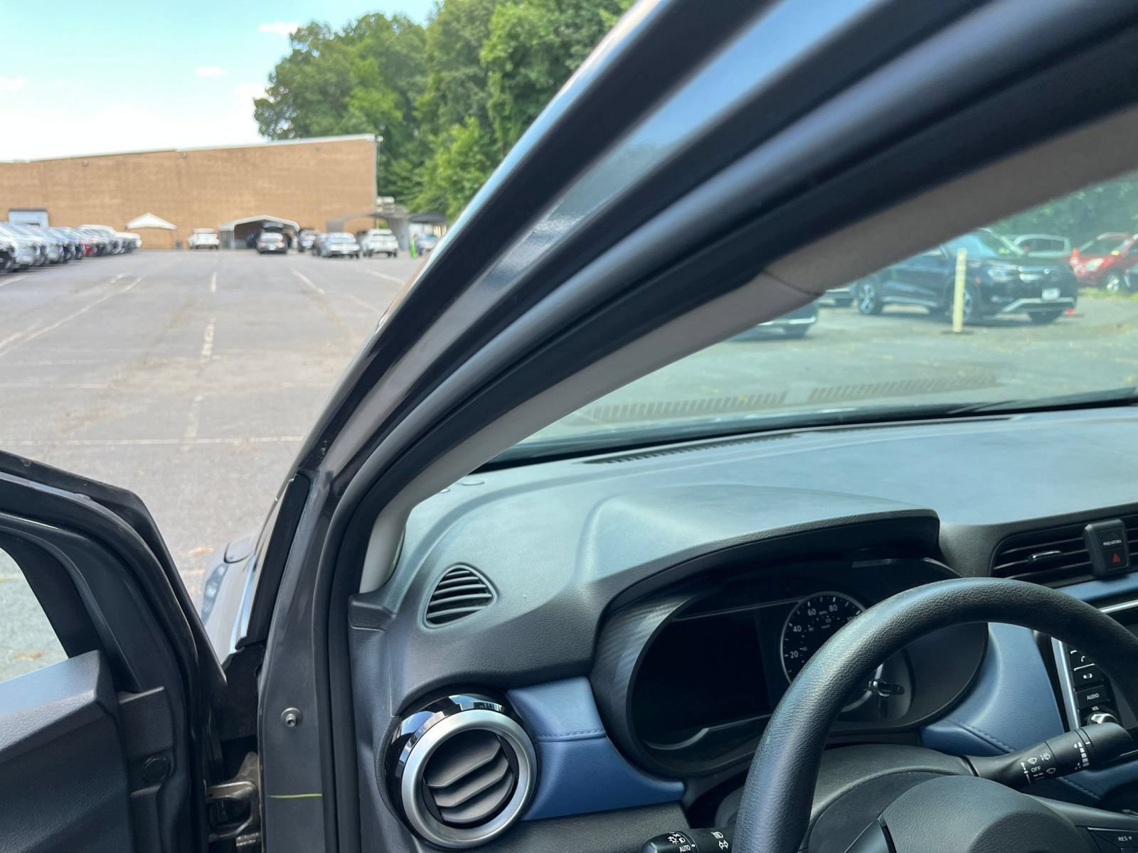 Used 2025 Nissan Versa SV FWD image 35