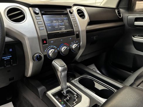 Used 2018 Toyota Tundra SR5 image 21