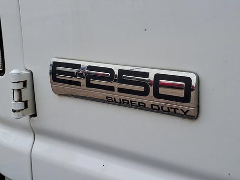 Used 2008 Ford E-250 and Econoline 250 RWD image 8
