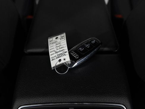Used 2021 Audi e-tron Premium w/ Convenience Plus Package image 35