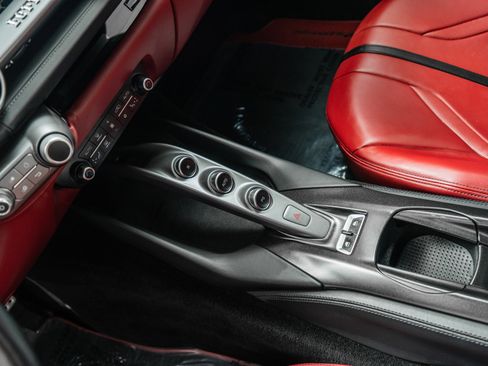 Used 2020 Ferrari 812 Superfast image 29