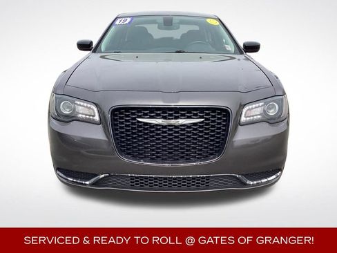 Used 2019 Chrysler 300 Touring w/ Sport Appearance Package AWD/4WD image 3