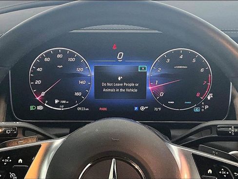 Used 2024 Mercedes-Benz GLC 300 GLC 300 image 28