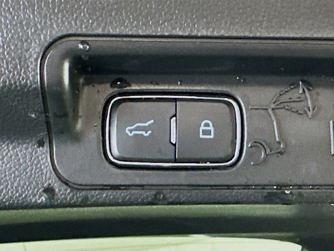 Used 2024 Ford Explorer XLT w/ Equipment Group 202A image 30