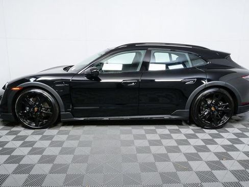 Used 2024 Porsche Taycan 4 Cross Turismo image 2