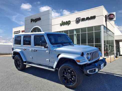 Used 2024 Jeep Wrangler Unlimited Sahara image 1
