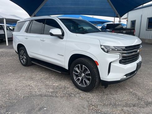 Used 2023 Chevrolet Tahoe LT w/ Luxury Package AWD/4WD image 3