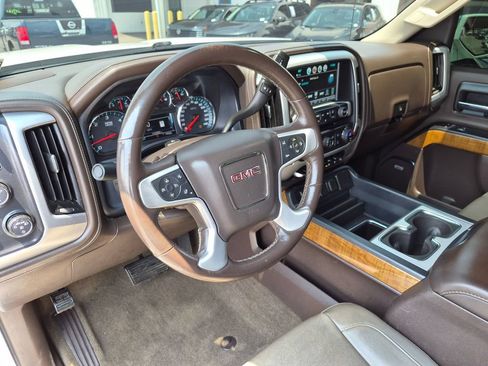 Used 2017 GMC Sierra 1500 SLT AWD/4WD image 32