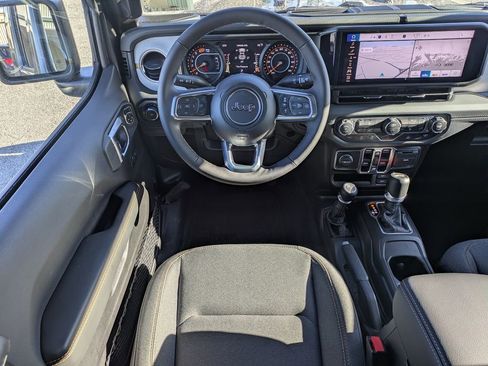 New 2026 Jeep Wrangler Unlimited Sahara AWD/4WD image 19