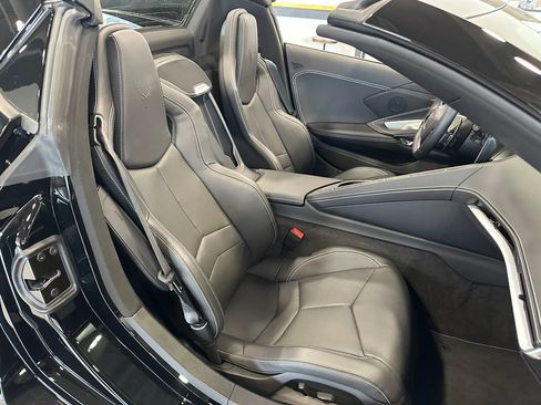 Used 2024 Chevrolet Corvette Stingray Convertible w/ Z51 Performance Package RWD image 19