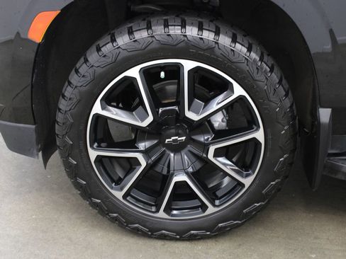 Used 2021 Chevrolet Tahoe RST w/ Luxury Package RWD image 29