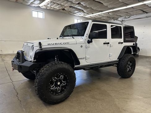 Used 2015 Jeep Wrangler Unlimited Rubicon w/ Connectivity Group AWD/4WD image 6