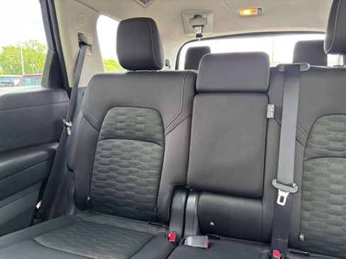 Used 2025 Nissan Pathfinder SV AWD/4WD image 42