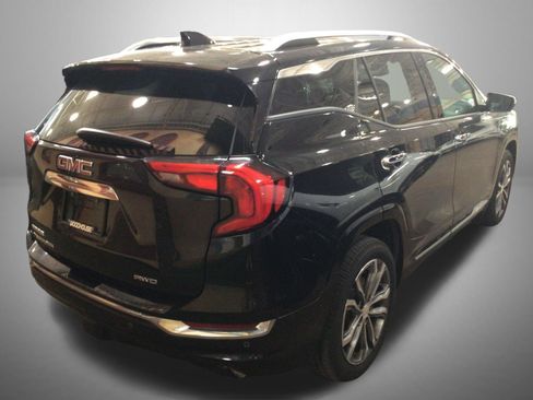 Used 2020 GMC Terrain Denali w/ Denali Premium Package AWD/4WD image 4