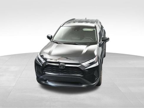 Used 2025 Toyota RAV4 XLE FWD image 24