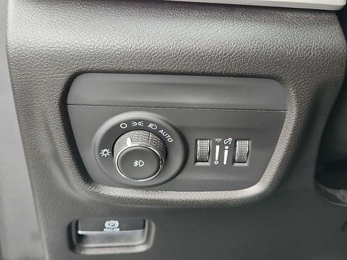 Used 2022 Jeep Grand Cherokee L Limited image 22