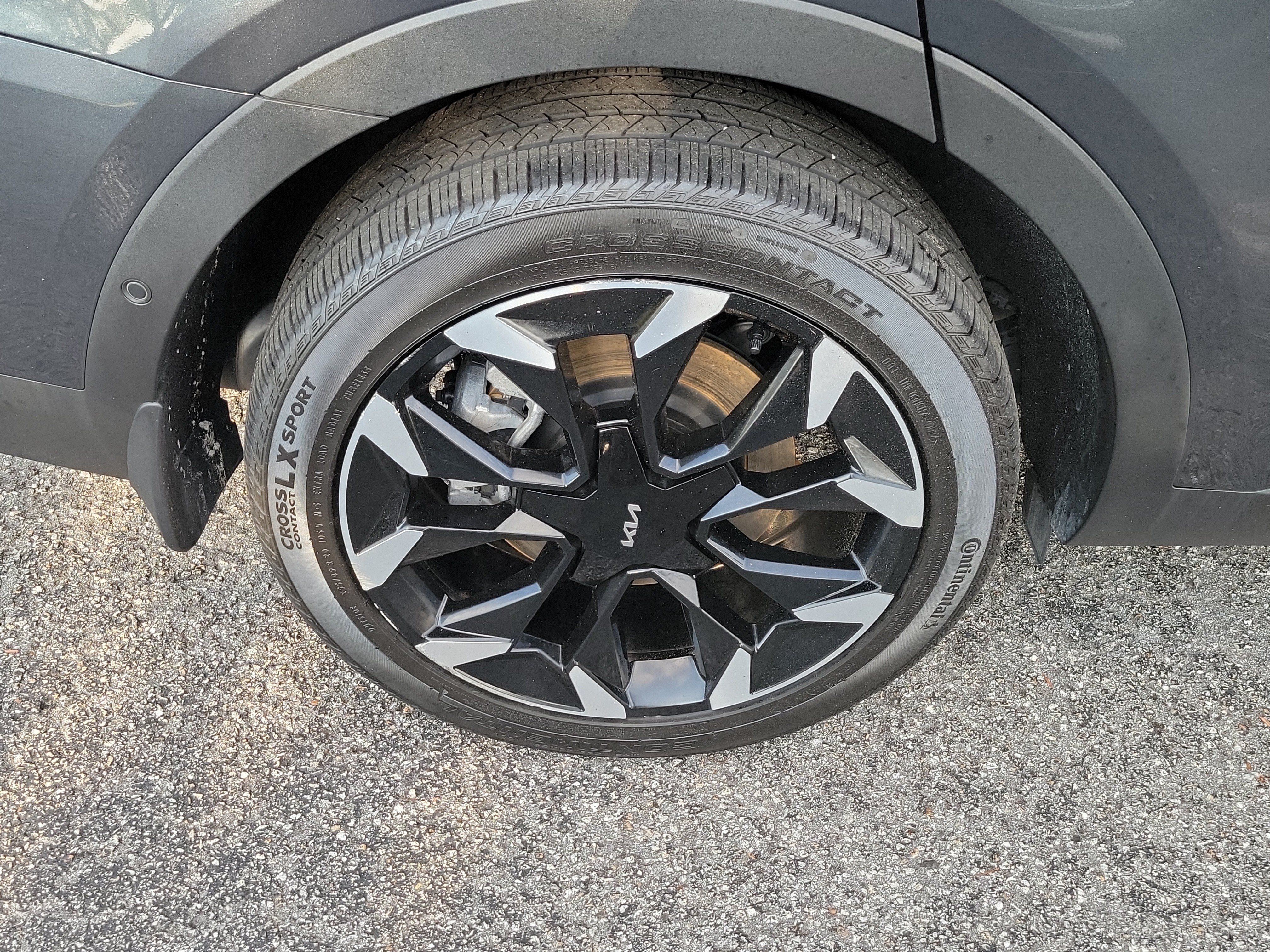 Certified 2025 Kia Sorento SX FWD image 40