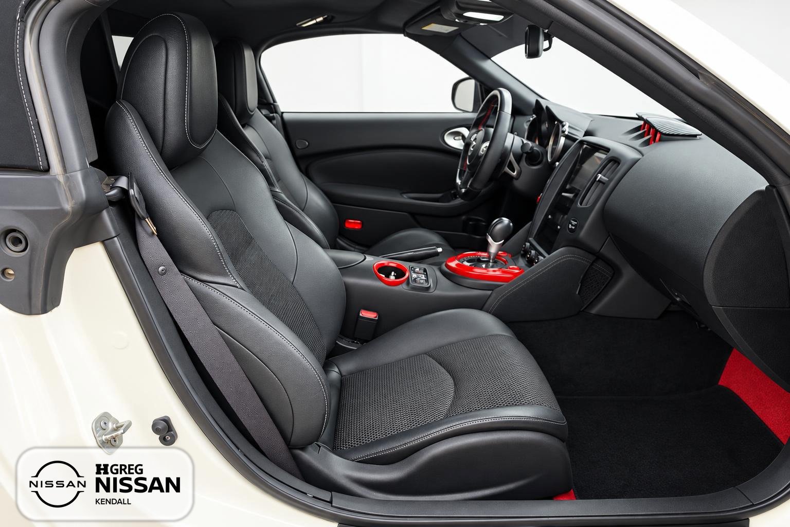 Used 2016 Nissan 370Z Touring RWD image 11